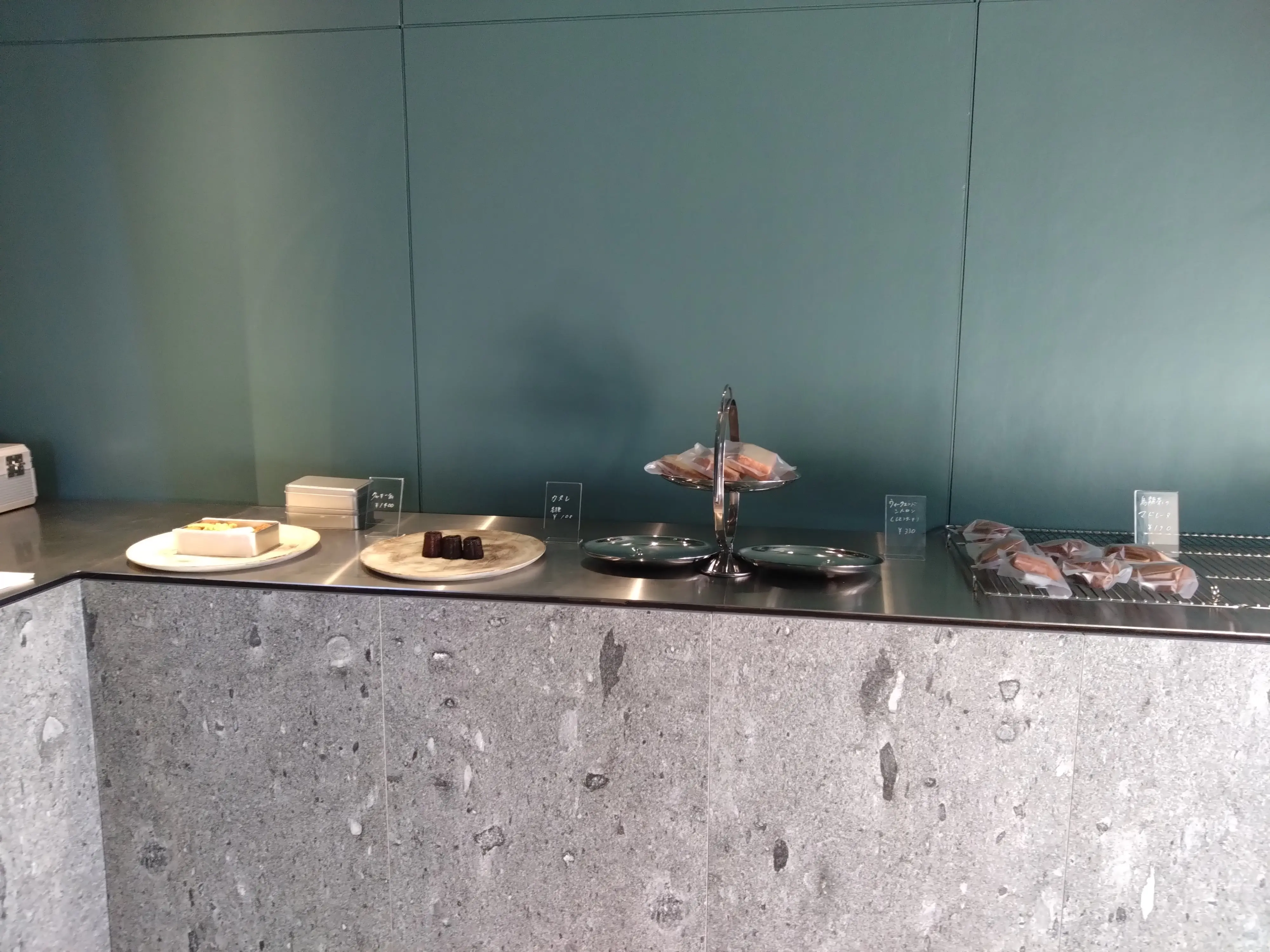 菓子店 Foyer(ホワイエ)店内写真