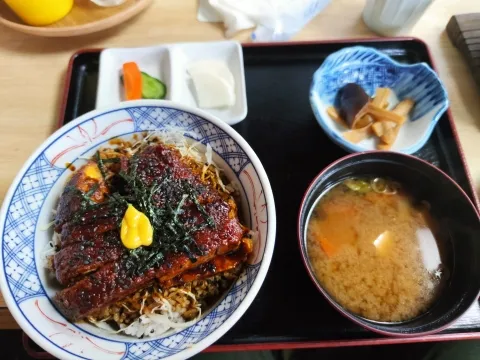 岩田屋の味噌カツランチ