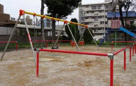 古金公園のブランコ