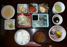 お料理　笹のみ料理写真