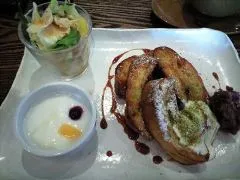 赤い屋根のカフェ take one写真